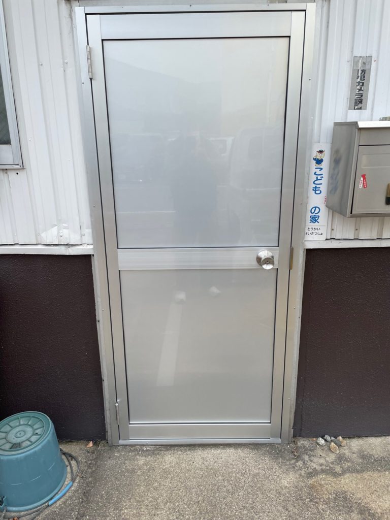 愛知県大府市　店舗出入り口ドア取替工事　LIXILクリエラ