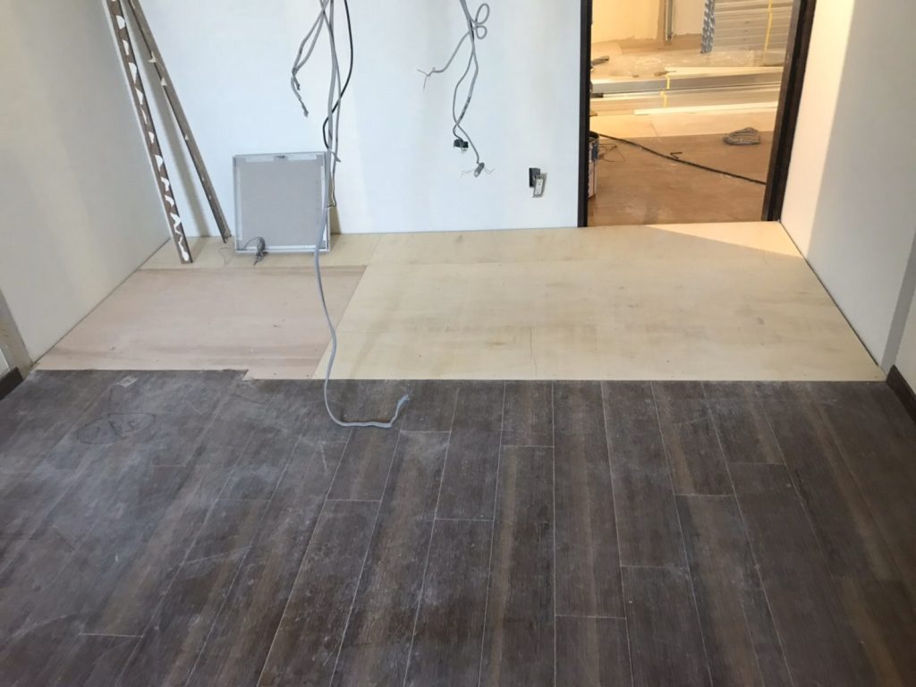 横浜市鶴見区　置床工事　フリーフロアCP