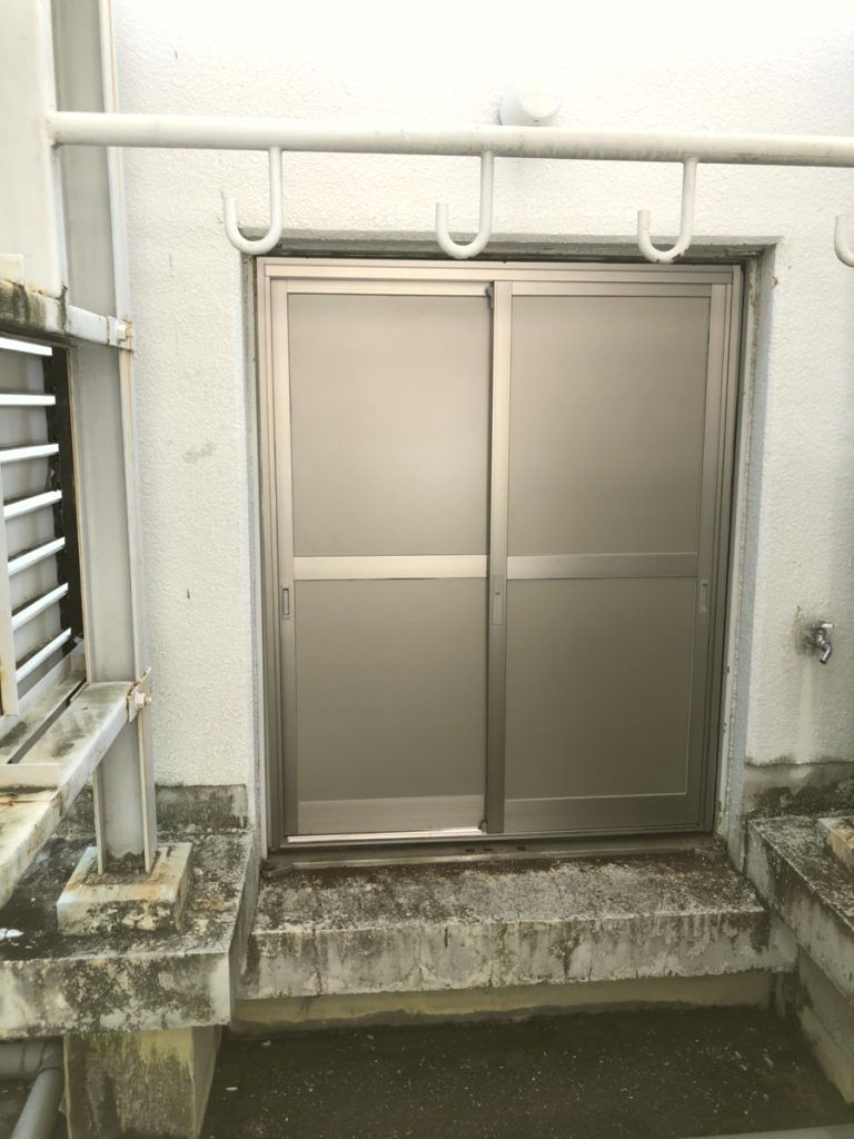 名古屋市中区　スチールドア、引き違い戸の取替工事