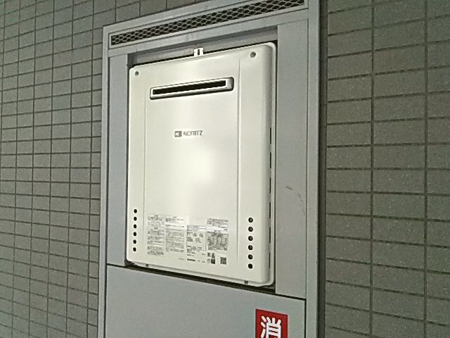 横浜市鶴見区　PS扉内設置型ガス給湯器交換工事