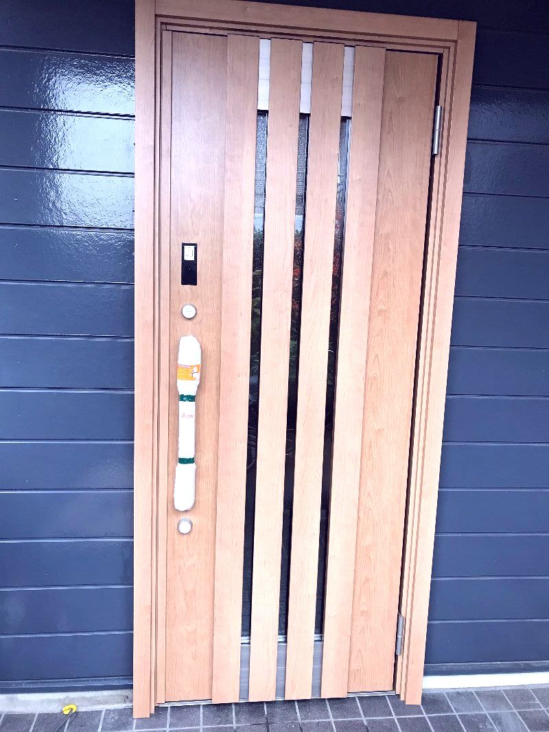 愛知県大府市　玄関ドアリフォーム工事　