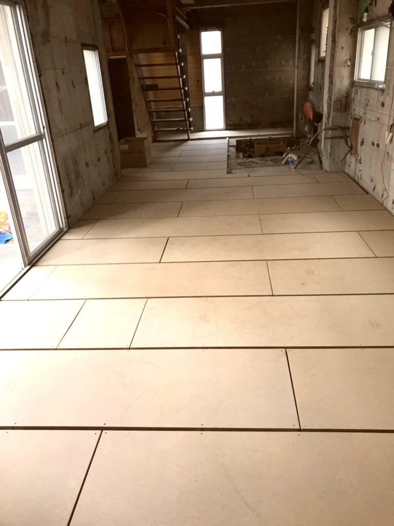 東京都日野市　マンション床の置床工事