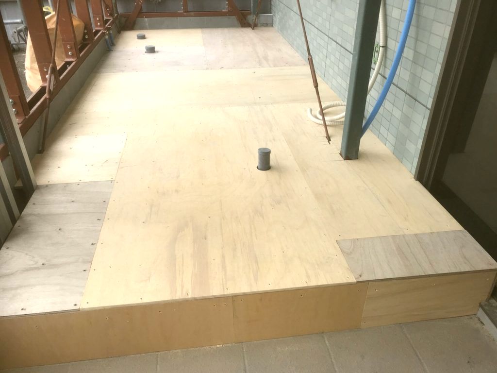 東京都荒川区　置床工事