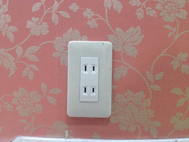 名古屋市中村区　コンセント取替工事