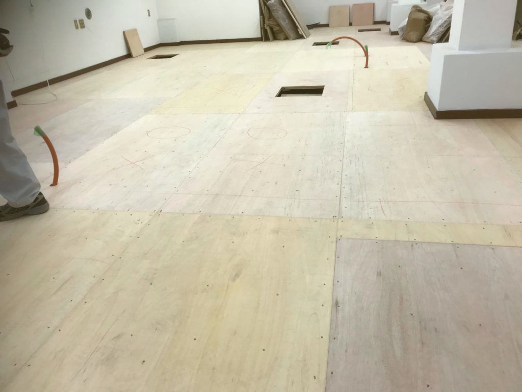 東京都墨田区　薬局フロアの置床工事