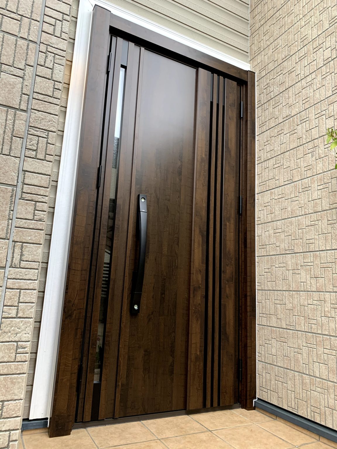 愛知県豊明市　玄関ドアリフォーム工事