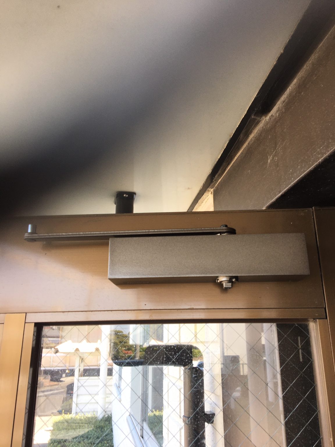 愛知県大府市　ドアクローザー交換工事