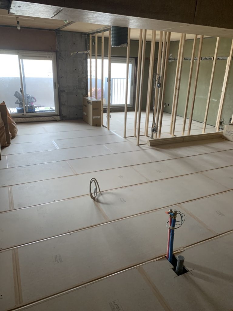 東京都江東区　マンションの置床工事