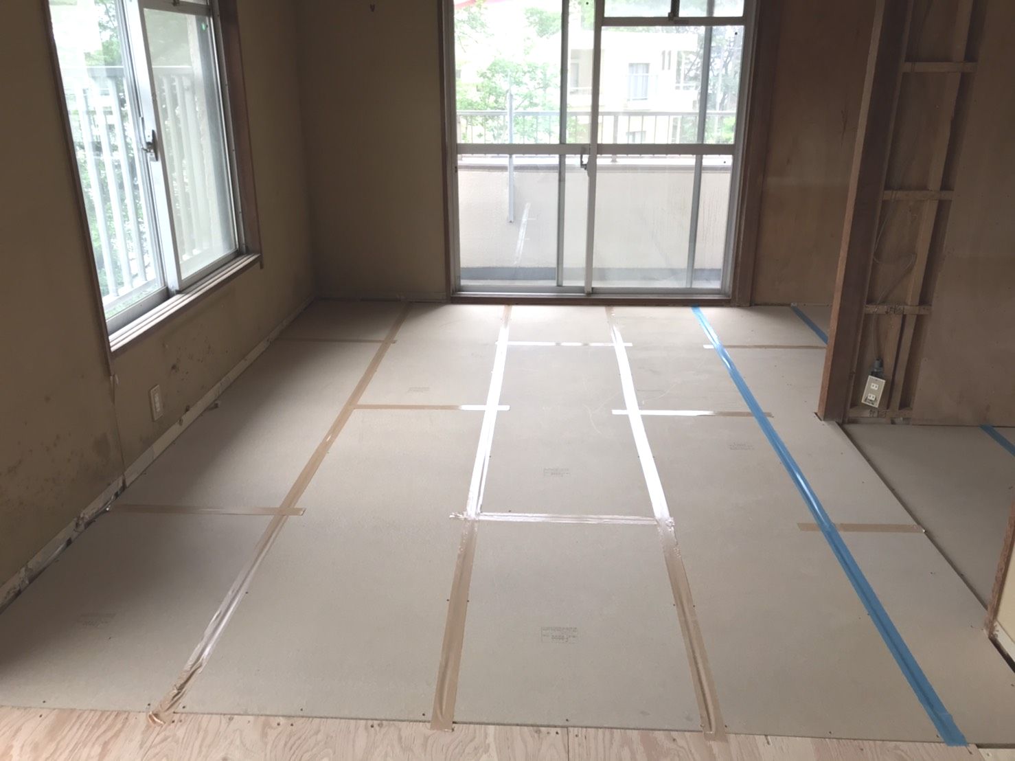 神奈川県横浜市　団地の置床工事