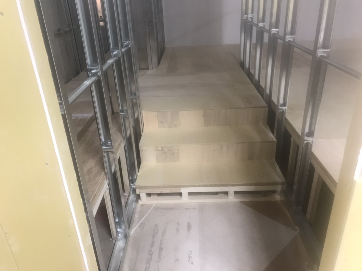 千葉県八千代市　置床工事　フリーフロアCP