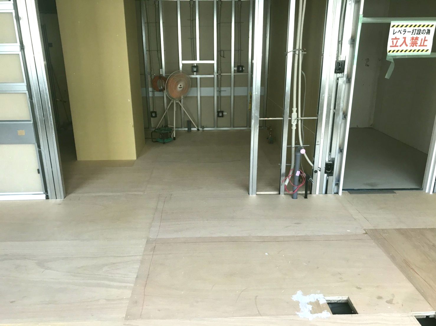 東京都大田区　置床工事