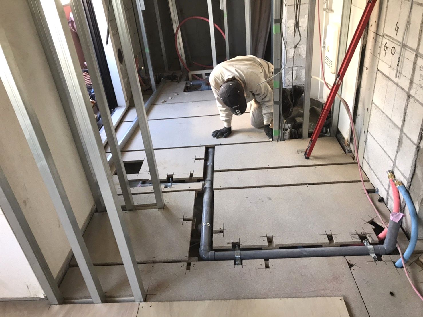 東京都新宿区　マンション内装リフォーム置床工事