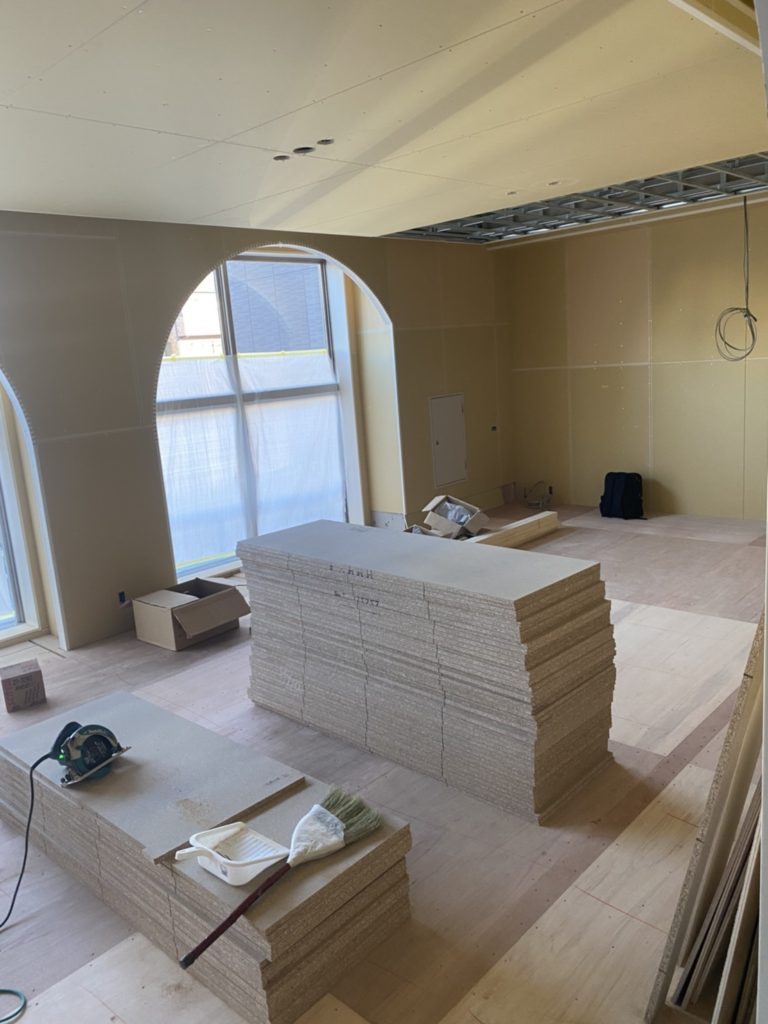 神奈川県横浜市港南区　ホームケアクリニックの置床工事