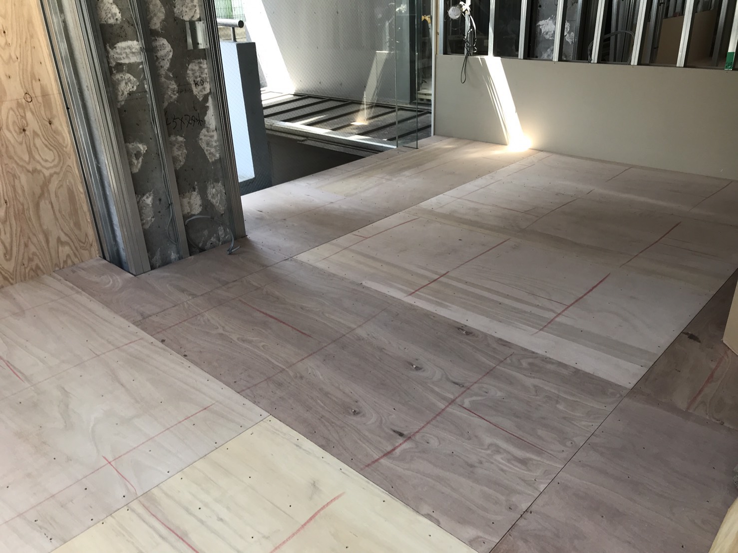 東京都武蔵野市　置床工事