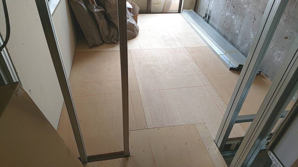 東京都新宿区　マンション置床工事