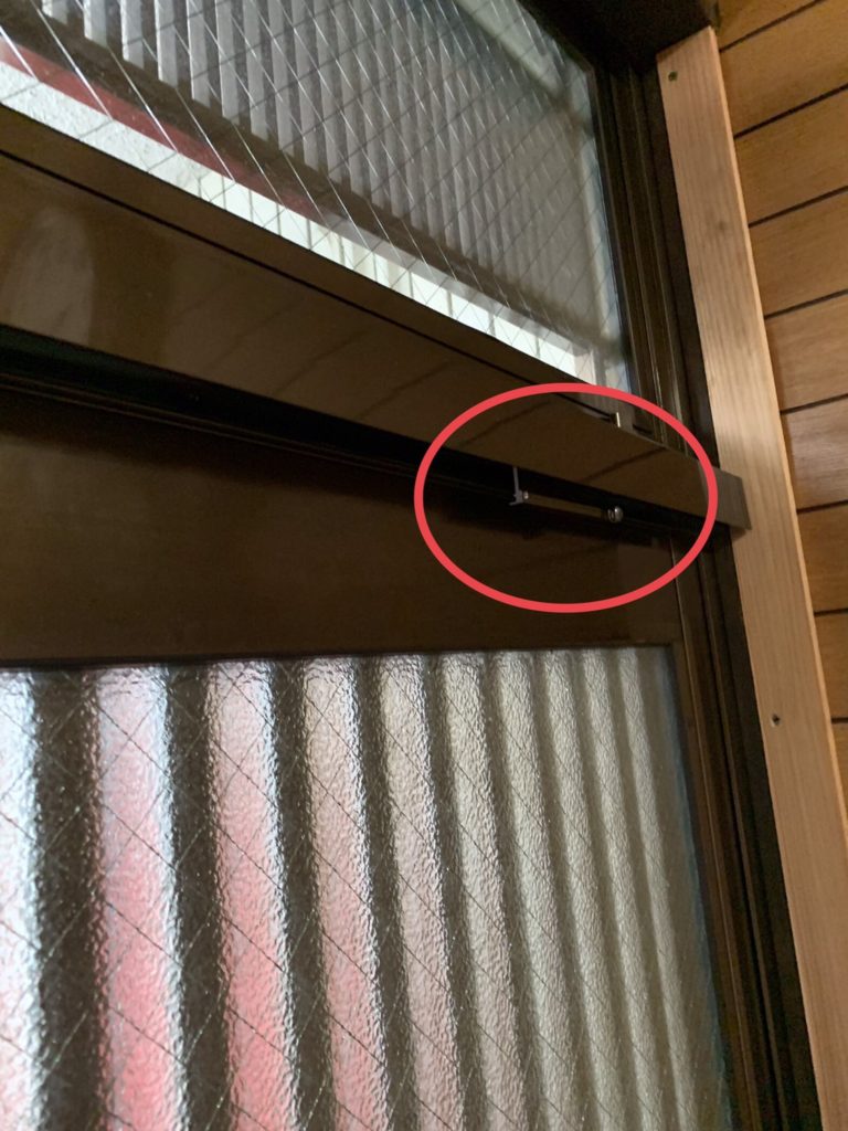 愛知県大府市　玄関引戸の網戸取替工事