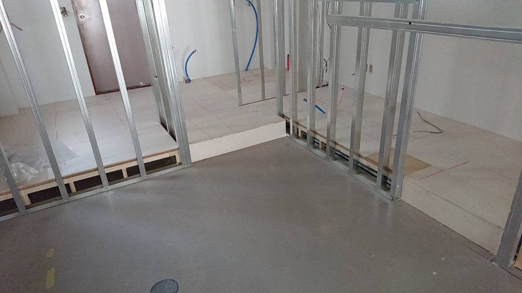 東京都墨田区　美容室の置床工事