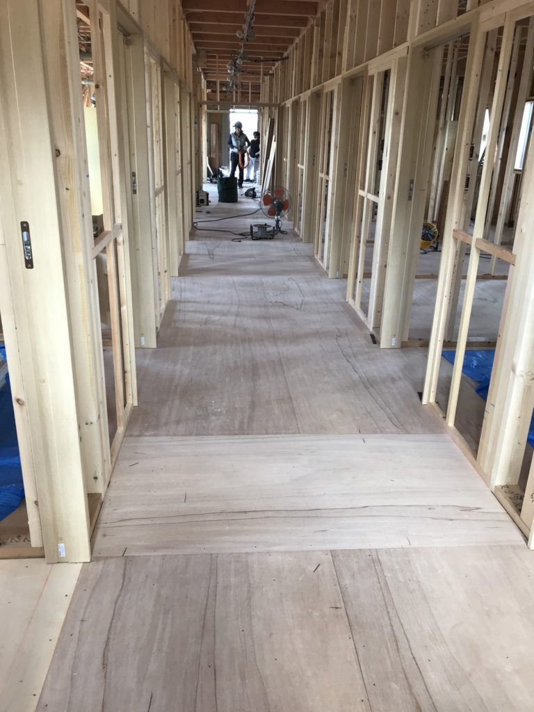 神奈川県相模原市中央区　施設置床工事