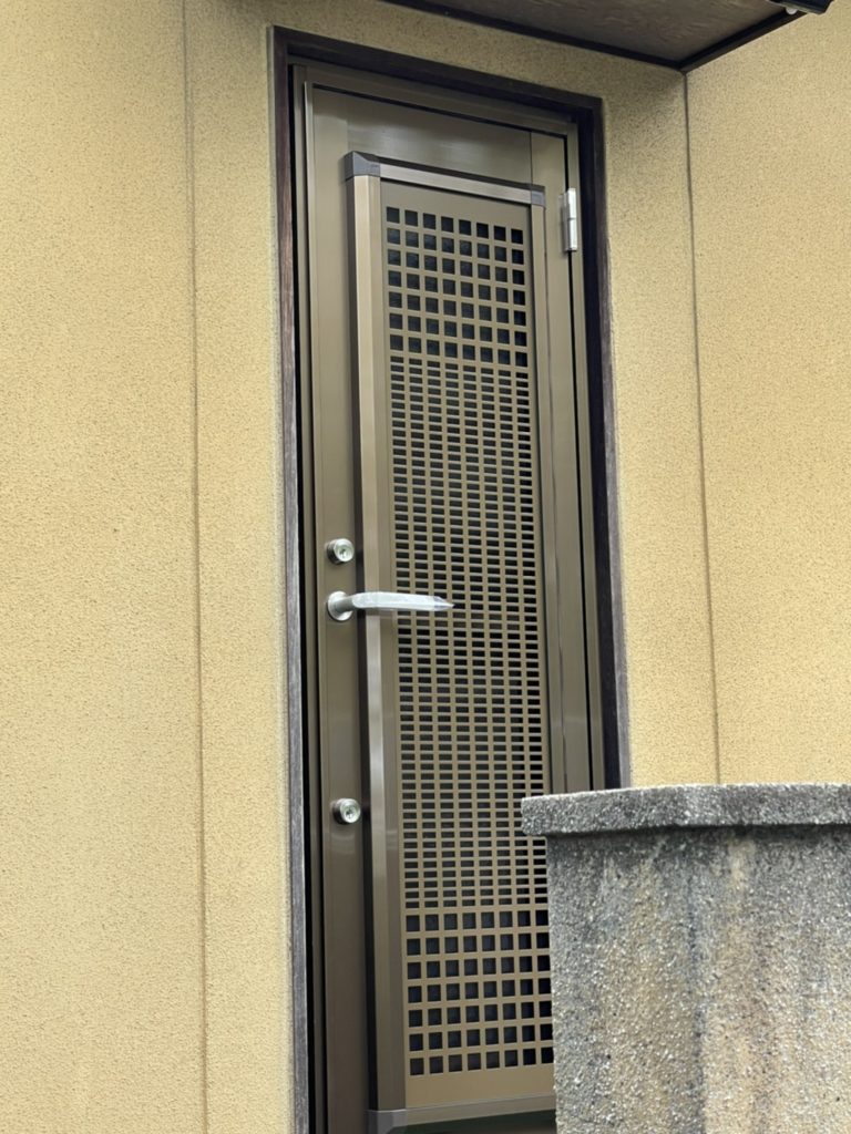 愛知県大府市　勝手口ドア取替工事