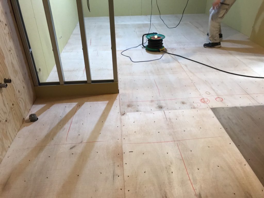 東京都大田区　集合住宅の置床工事