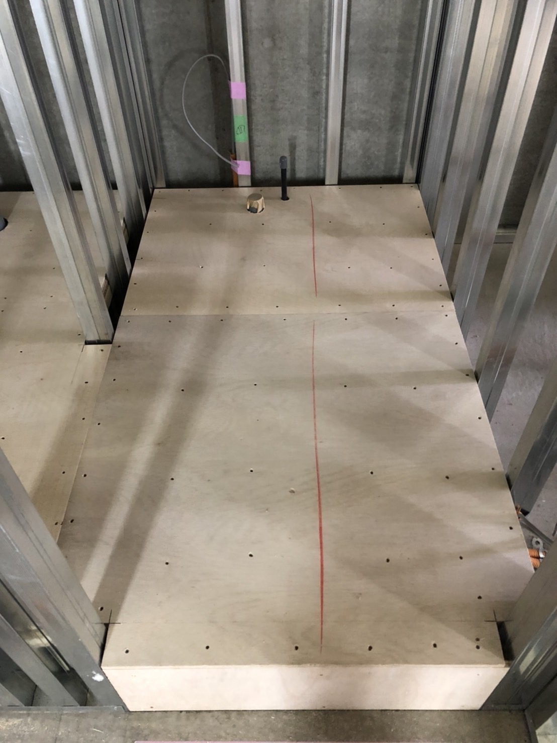 東京都八王子市　カフェの置床工事