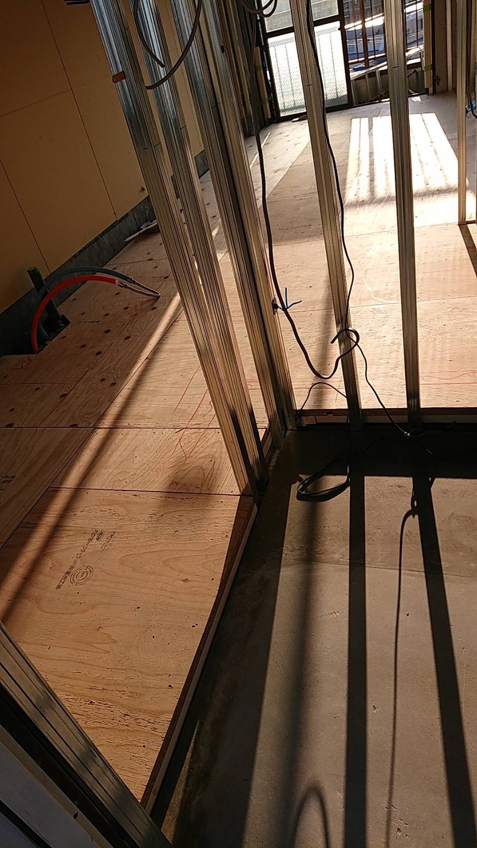 神奈川県横浜市鶴見区　ビル置床工事