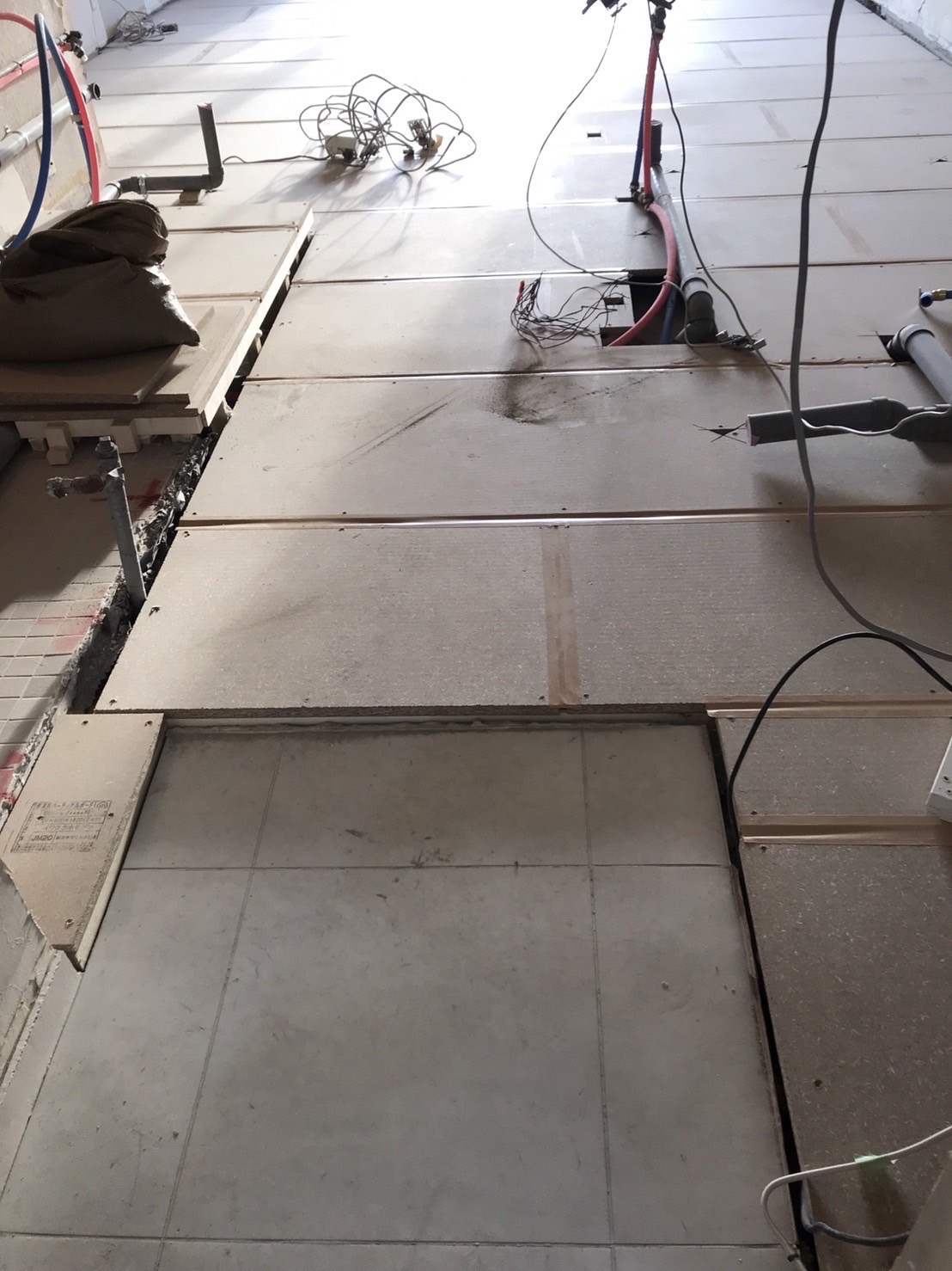 神奈川県横浜市青葉区　マンション置床工事