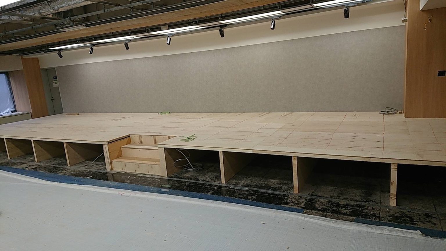 東京都台東区　オフィス改修に伴う置床工事