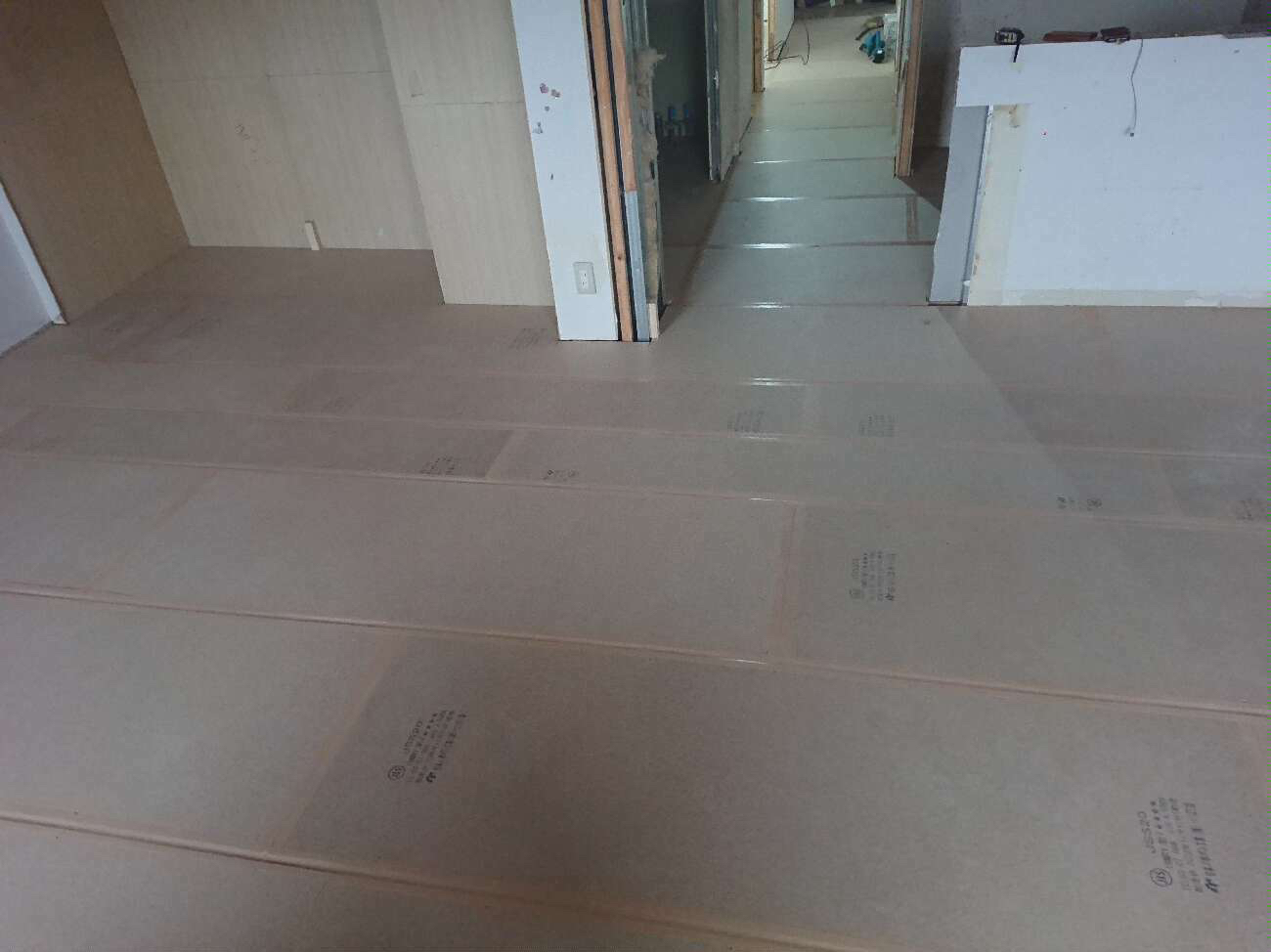 東京都八王子市　マンション置床工事