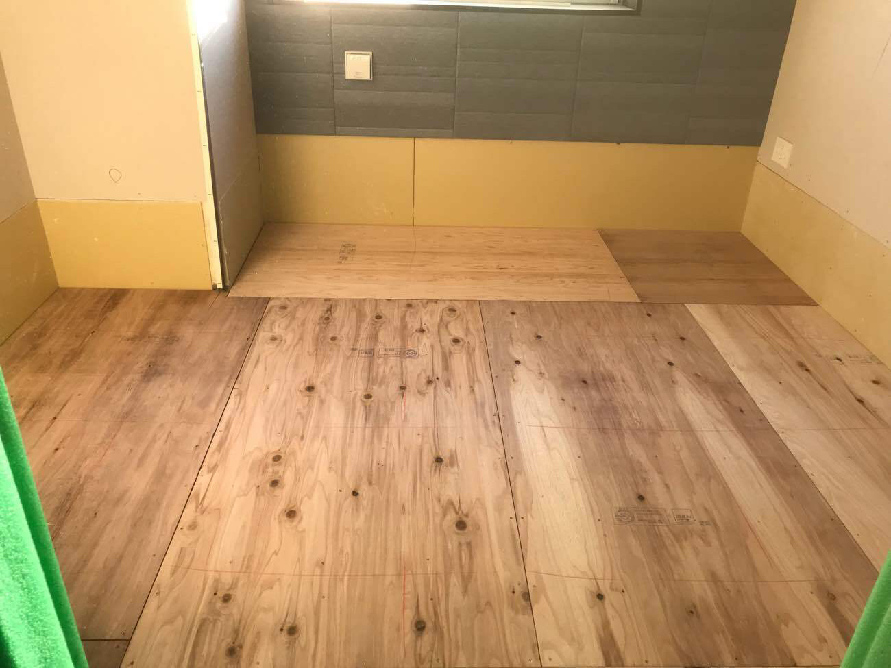 東京都台東区　マンションの置床工事