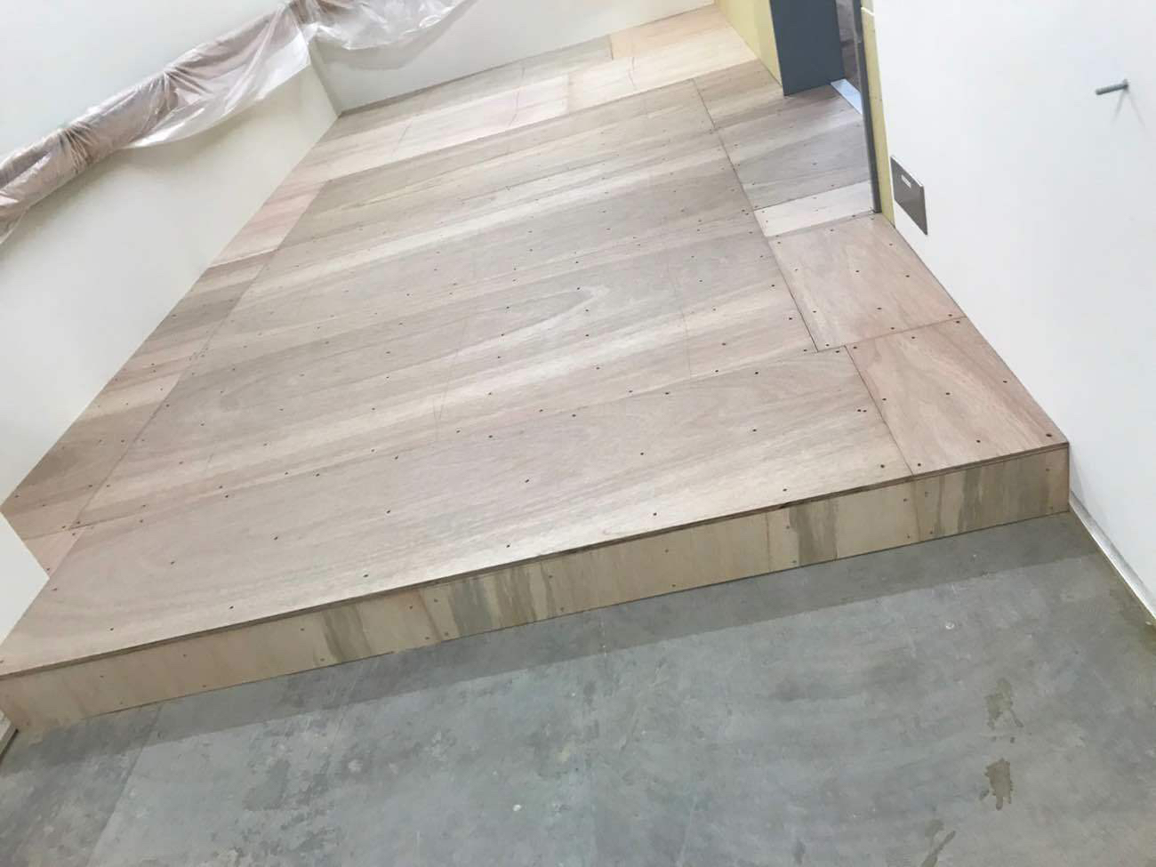 千葉県千葉市美浜区　病院の置床工事