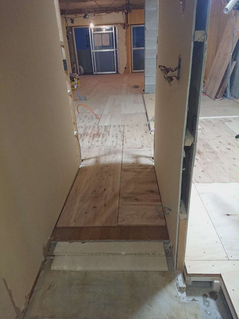 東京都大田区　マンションの1日置床工事