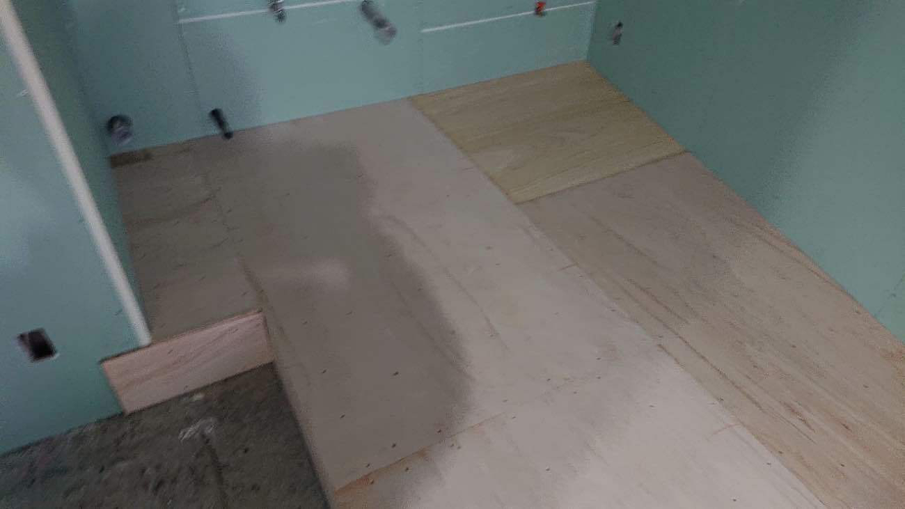 埼玉県さいたま市　店舗の置床工事