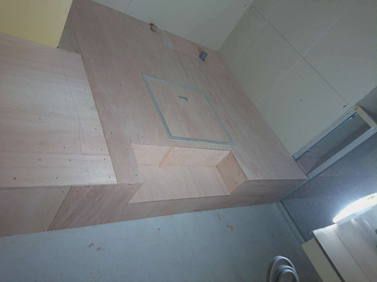 東京都新宿区　店舗の造作置床工事