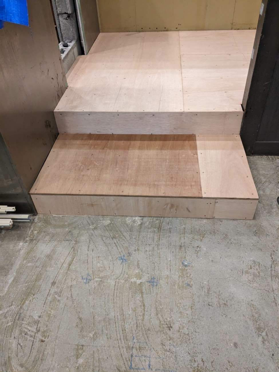 千葉県船橋市　店舗の置床工事