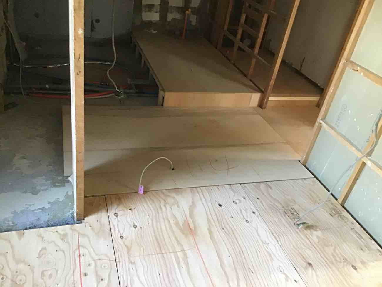 東京都大田区　マンションの置床工事