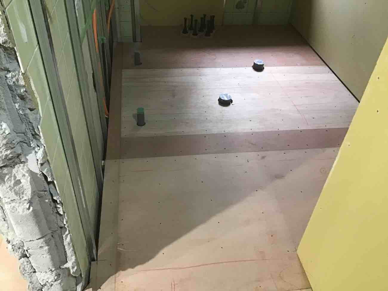 千葉県市原市　店舗の置床工事