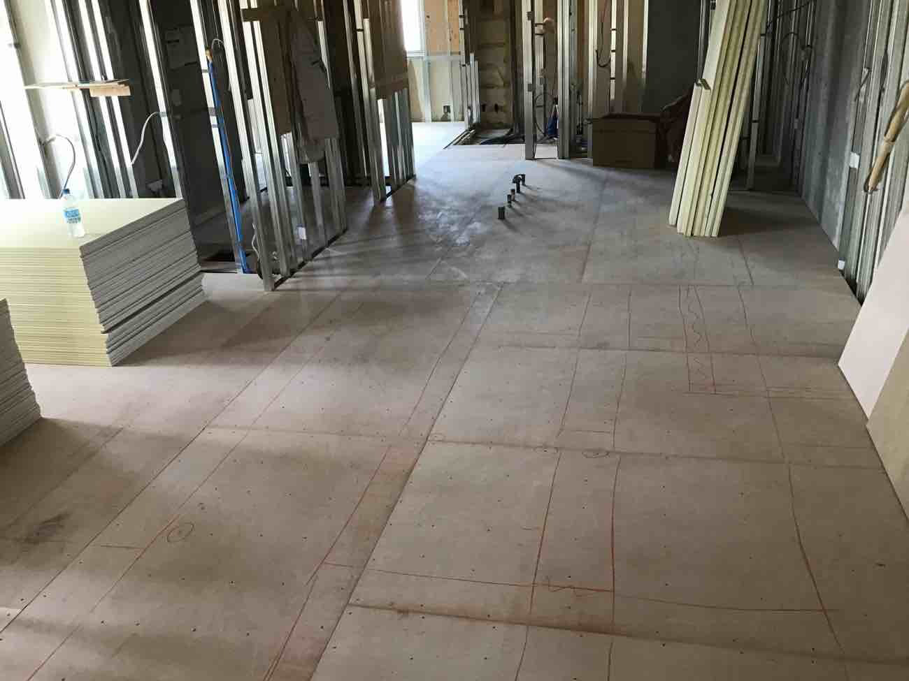 東京都八王子市　マンションの置床工事