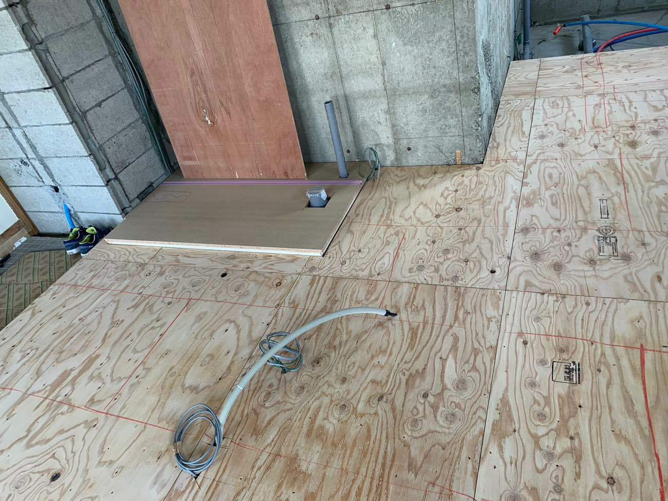 東京都目黒区　マンション の1日置床工事