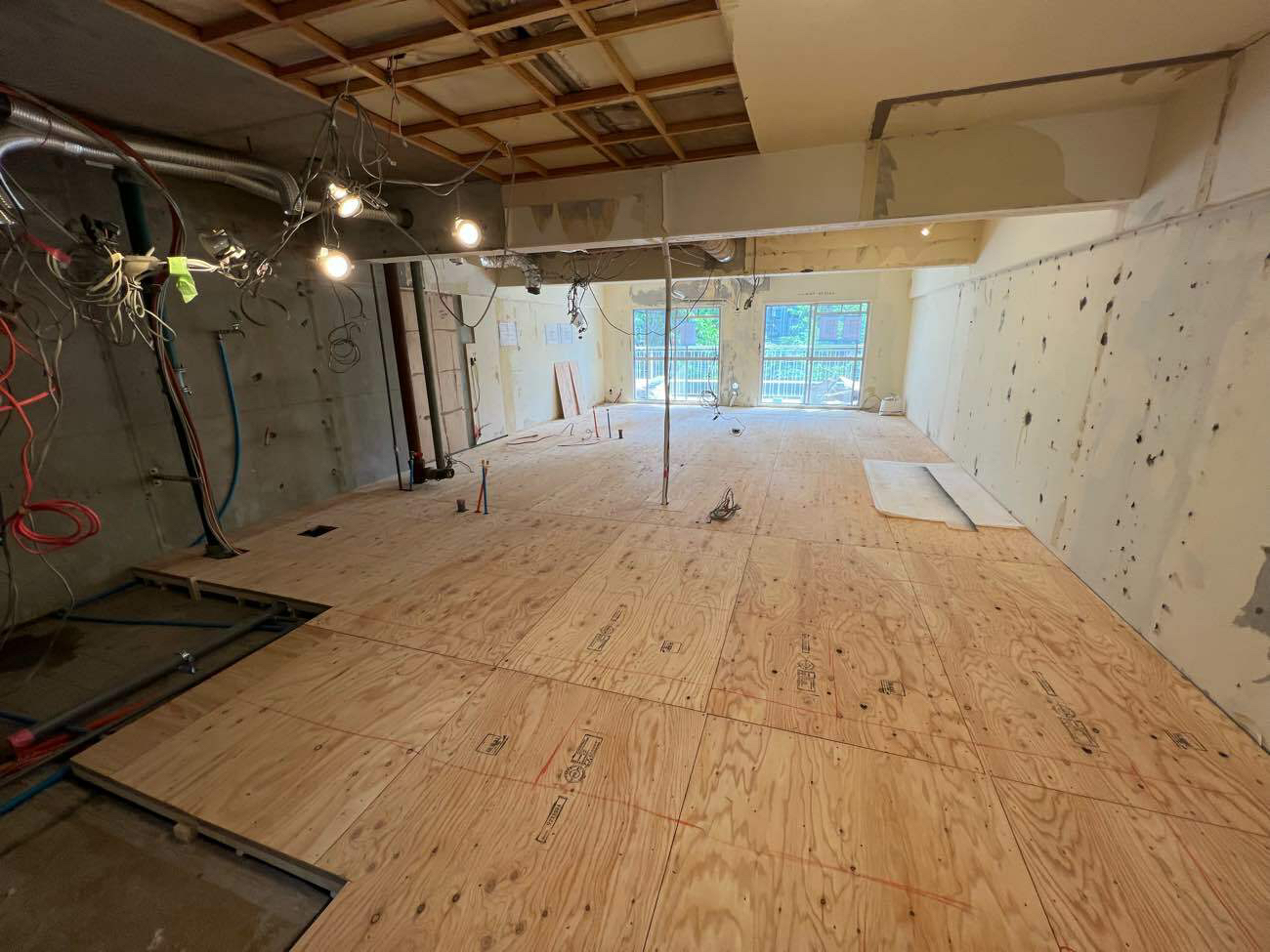 東京都世田谷区にてマンションの置床工事を行いました。