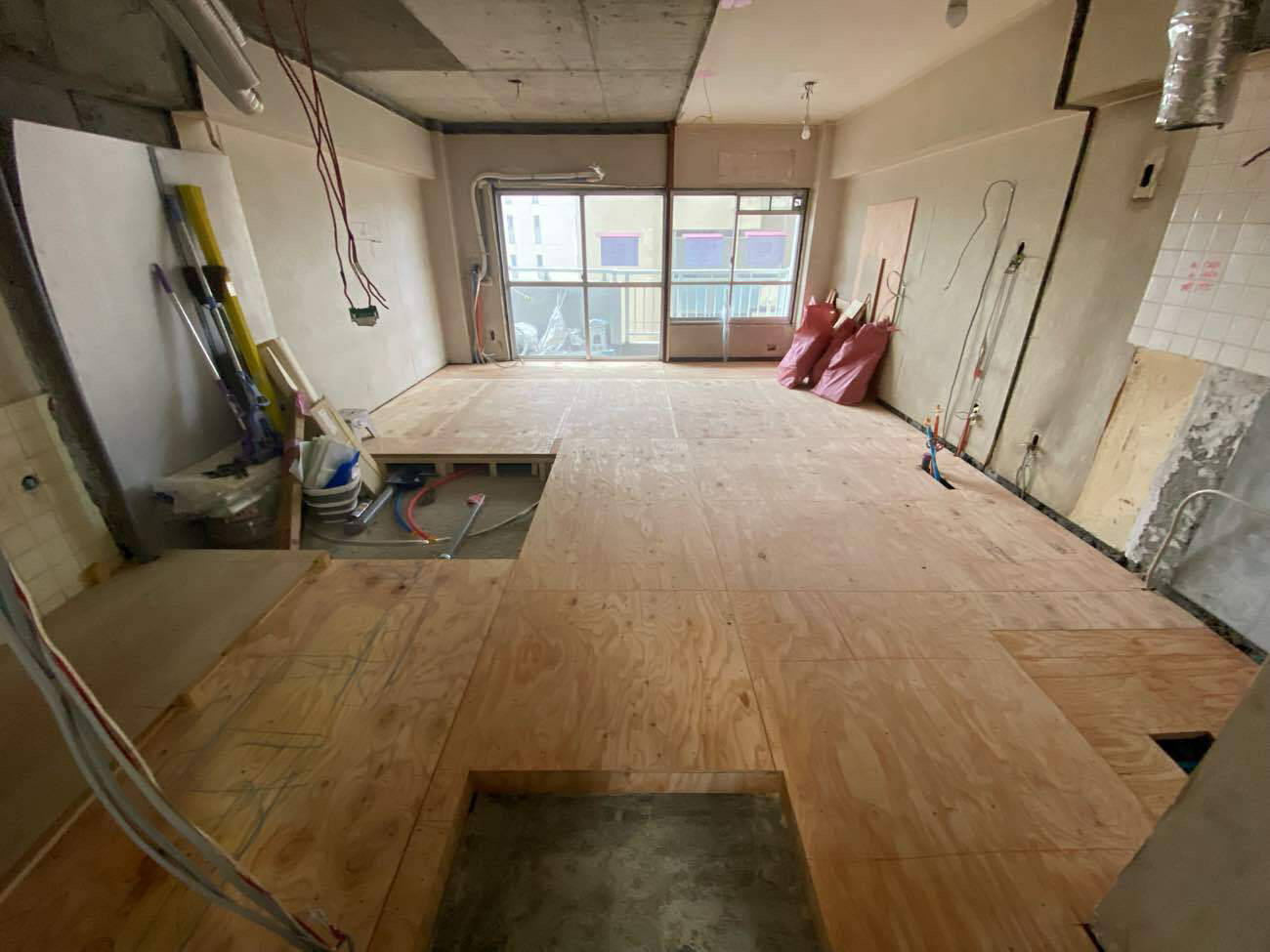 東京都港区　マンション1日置床工事