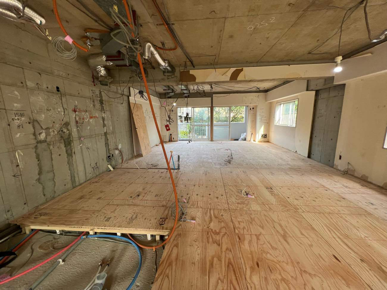 東京都目黒区　マンション置床工事