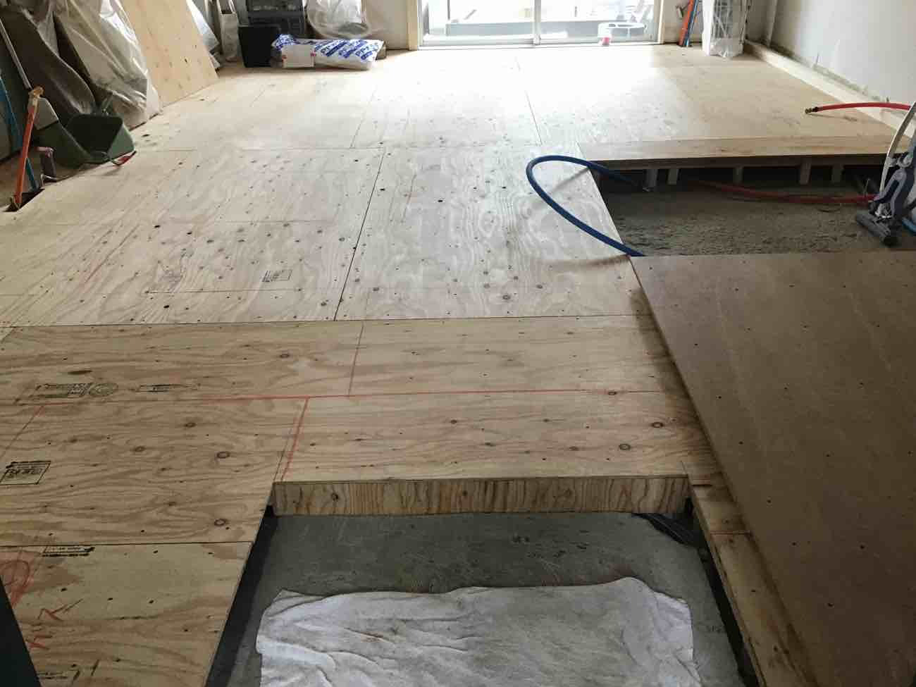 東京都港区　マンション置床工事