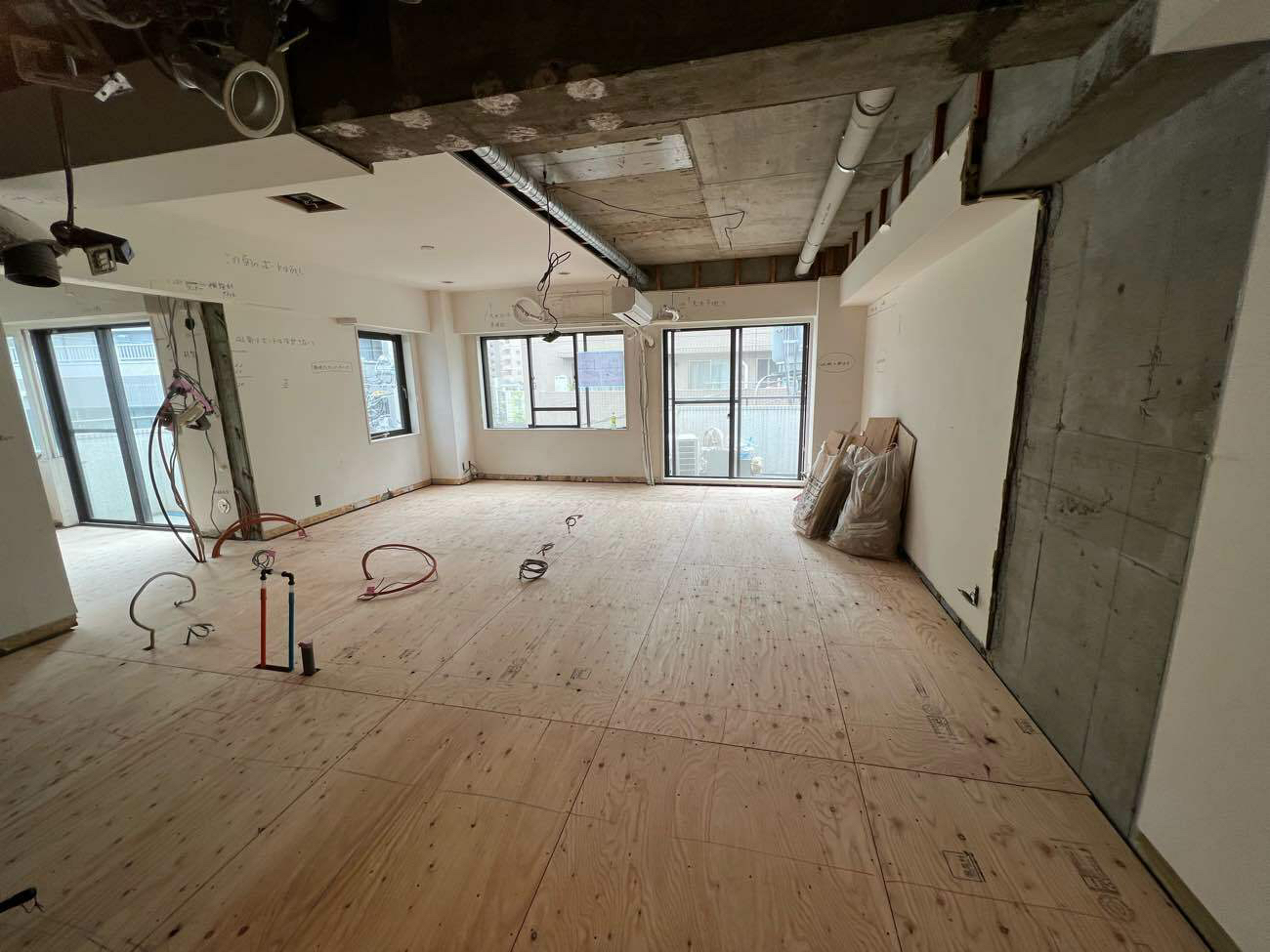 東京都渋谷区　マンション１日置床工事