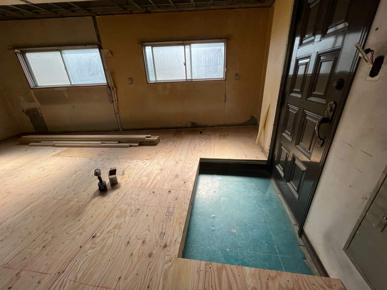 埼玉県蕨市　オフィスの置床工事