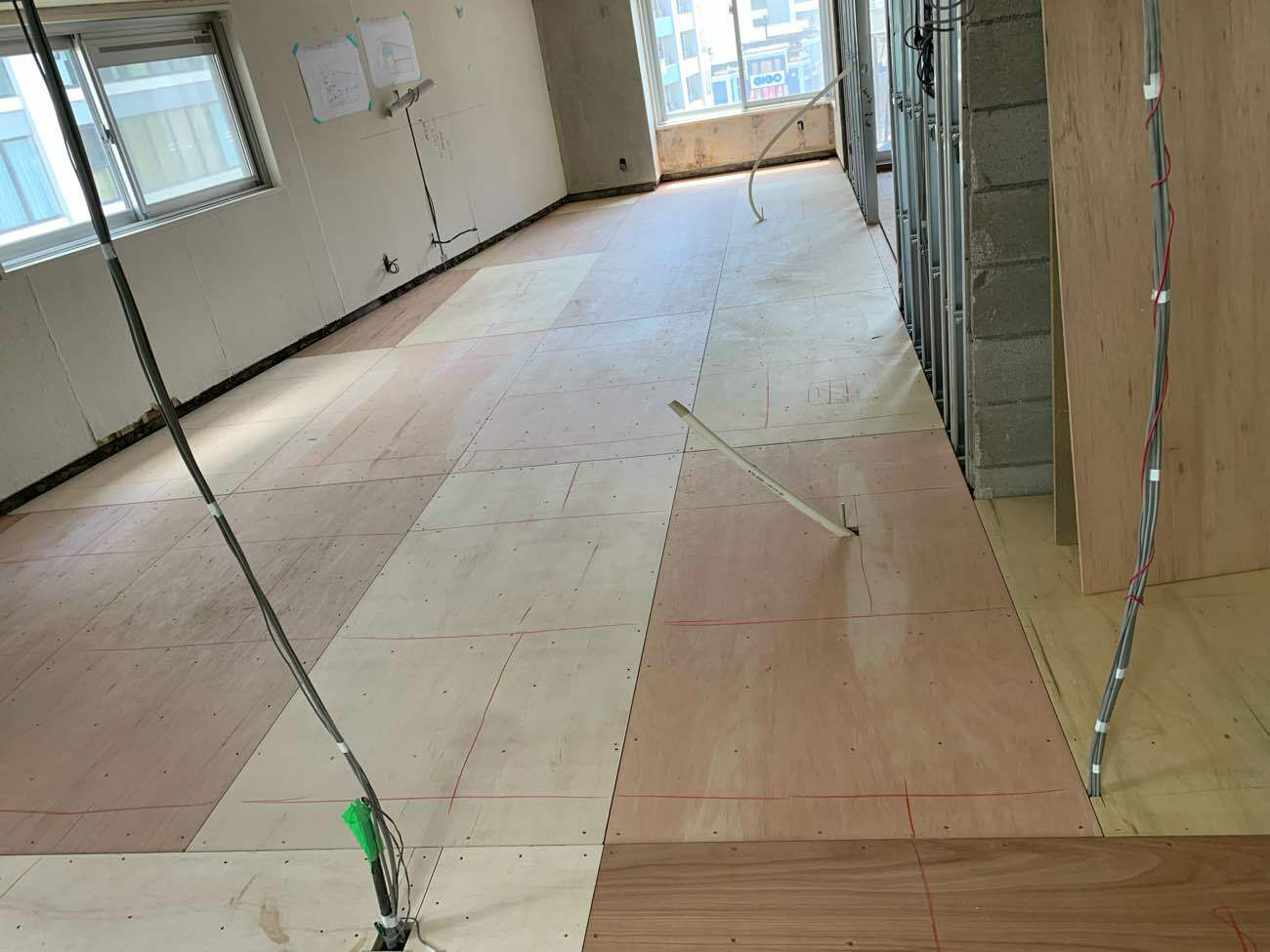 神奈川県横浜市中区　1日置床工事