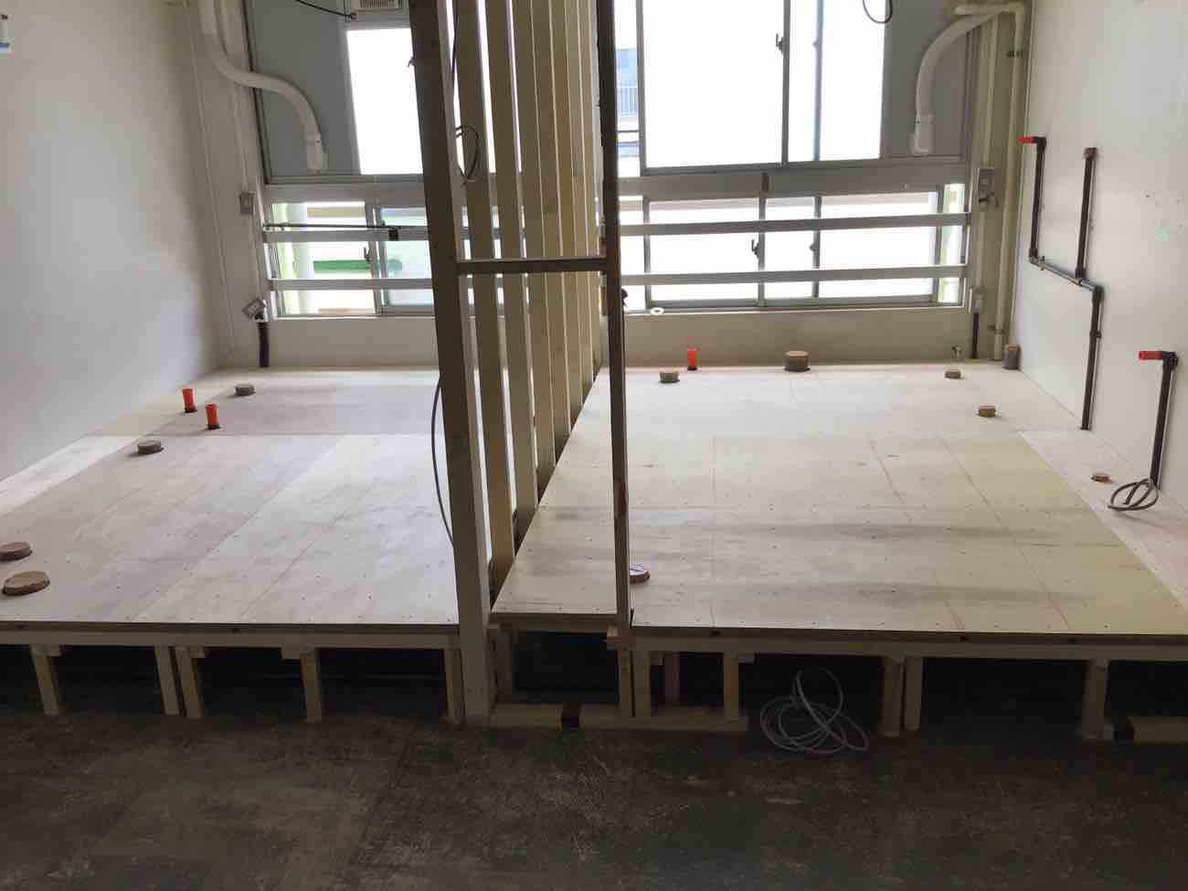 東京都練馬区　小学校のトイレ置床工事