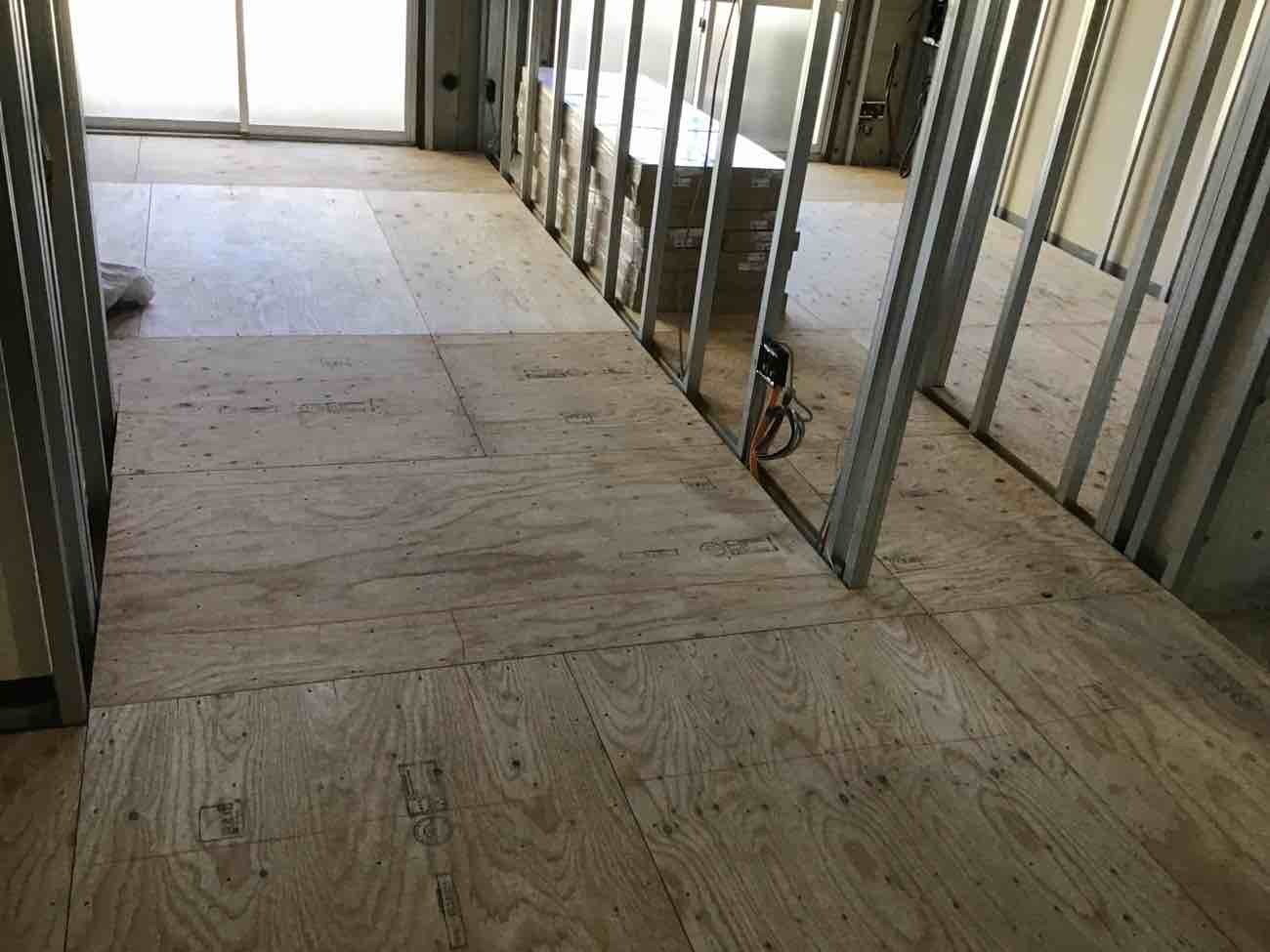 埼玉県蕨市　マンションの置床工事