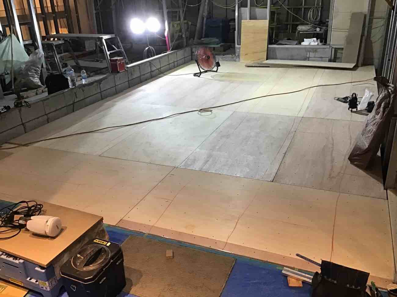 東京都港区　店舗の置床工事