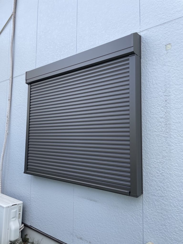愛知県東海市　窓シャッター取付工事